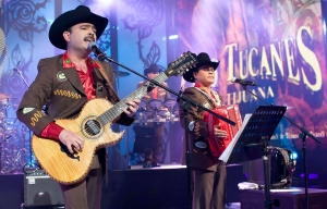 Tucanes de Tijuana en el escenario - la música tradicional mexicana en los Grammy Latinos Tucanes de Tijuana en el escenario - la música tradicional mexicana en los Grammy Latinos
