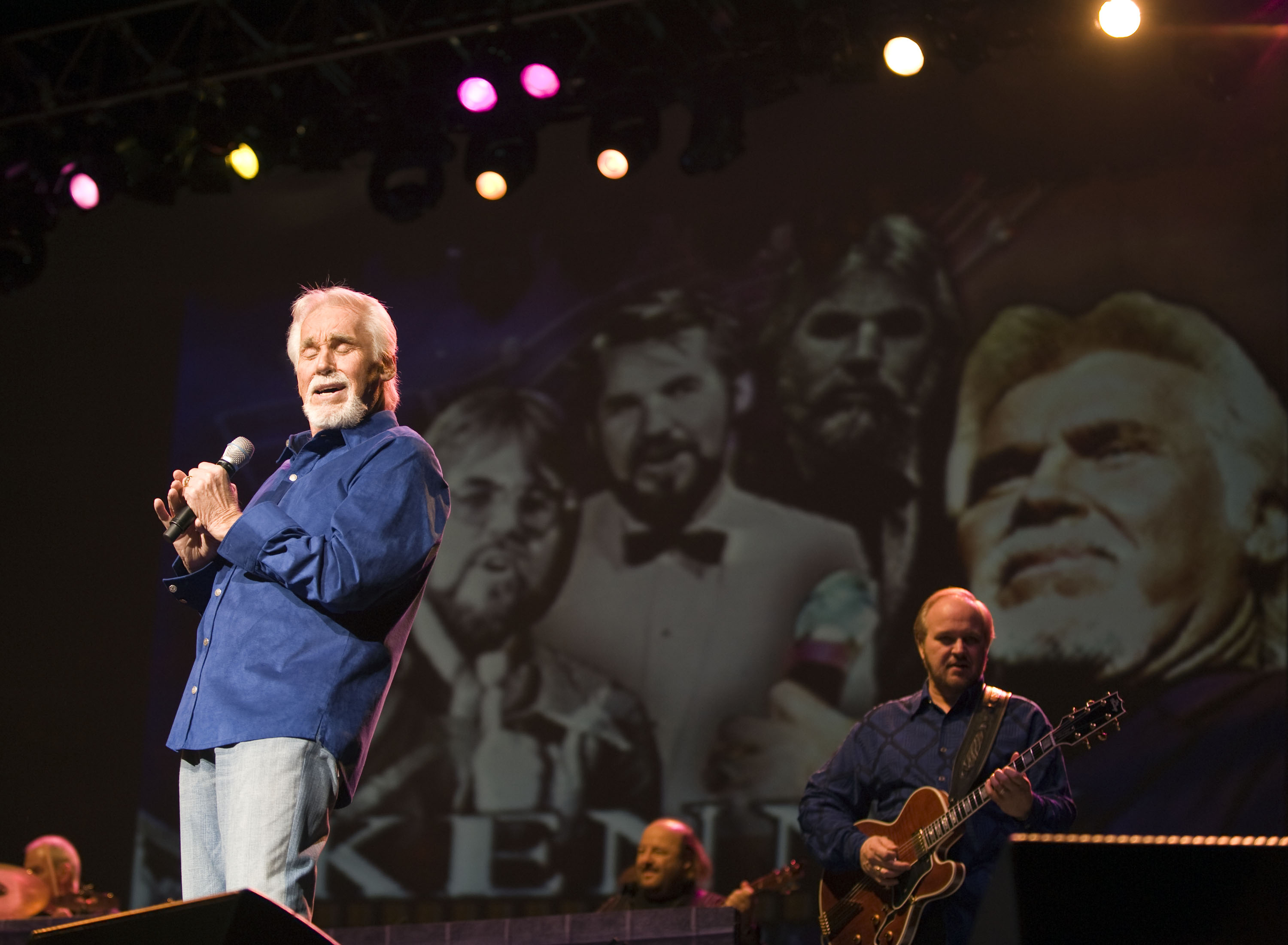 Kenny Rogers performs in Birmingham, England in 2009 - Kenny Rogers Retrospective