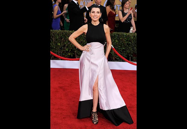 Julianna Margulies on red carpet at Screen Actors Guild Award 2013