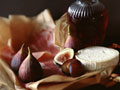 Figs, prosciutto and red wine