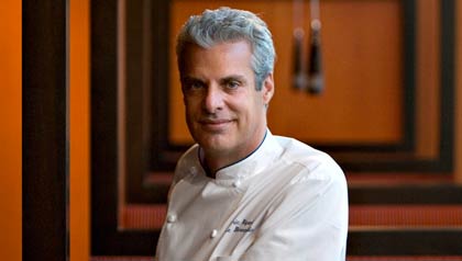 Foto del Chef Eric Ripert en su nuevo restaurante, West End en Washington D.C. Foto del Chef Eric Ripert en su nuevo restaurante, West End en Washington D.C.