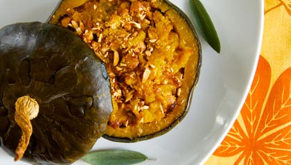 Meatless monday recipe stuffed winter squash with red onion and almond