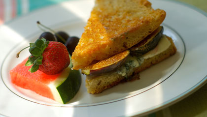 Buttery fig and blue cheese melt recipe for Meatless Monday