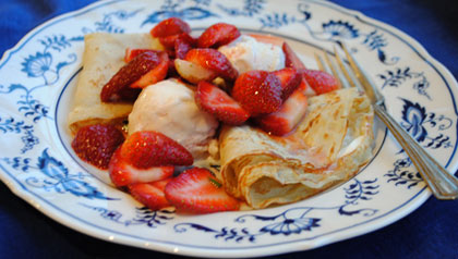 Pam Anderson Valentine's menu: Crepes with Strawberries and Ice Cream