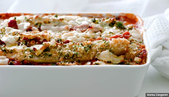 Cazuela de berenjena con tres quesos, receta de Denisse Oller. Cazuela de berenjena con tres quesos, receta de Denisse Oller.