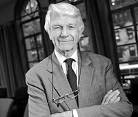 Robert Butler, fundador y director del National Institute on Aging (Instituto Nacional del Envejecimiento) en los Institutos Nacionales de la Salud (NIH), dice que, para envejecer de manera saludable, se necesita estar en compañía de otras personas.