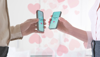 Texto para citas amorosas en dispositivos móviles - El papel de aplicaciones, GPS, y la fotografía digital en citas en amorosas en línea