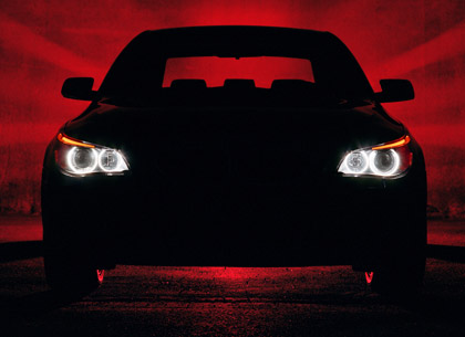 Carro negro con un fondo Carro negro con un fondo