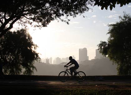 Ciclista paseando Ciclista paseando
