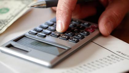 Cómo ahorrar para la jubilación sin un plan 401 (k)