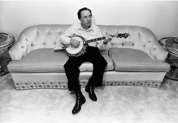 Bluegrass legend Earl Scruggs play banjo couch