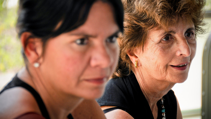 Foto de madre e hija - Cuando llega el momento de cuidar de los padres Foto de madre e hija - Cuando llega el momento de cuidar de los padres