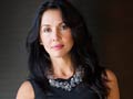 Mujer ejecutiva vestida de negro - Consejos para lucir mejor