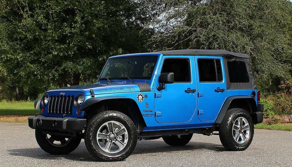 blue Jeep Wrangler unlimited