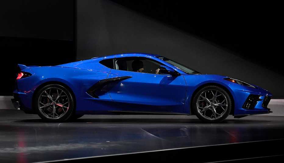 2020 C8 Corvette in the color blue