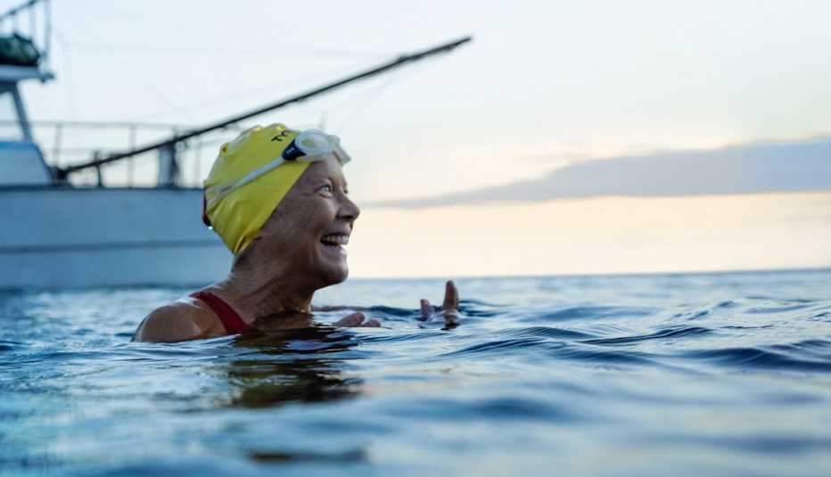 annette bening as diana nyad in a still from nyad