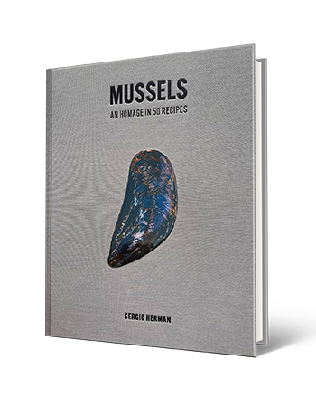 book cover with words mussels an homage in 50 recipes, by sergio herman, picture of mussel