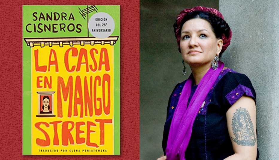La escritora Sandra Cisneros  y la portada de su libro 'La casa en Mango Street'.