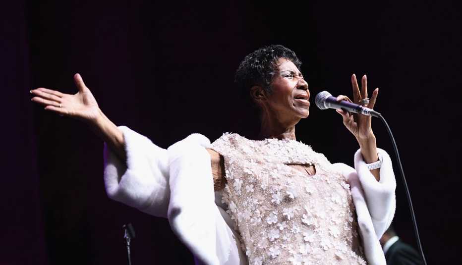 Aretha Franklin performs onstage at the Elton John AIDS Foundation Commemorates Its 25th Year And Honors Founder Sir Elton John During New York Fall Gala at Cathedral of St. John the Divine on November 7, 2017 in New York City.