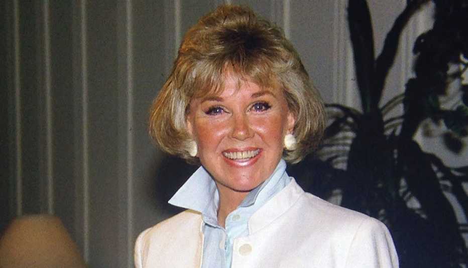 Doris Day  prepares to speak at a press conference at the dog friendly hotel she owns in Carmel, California July 16, 1985.