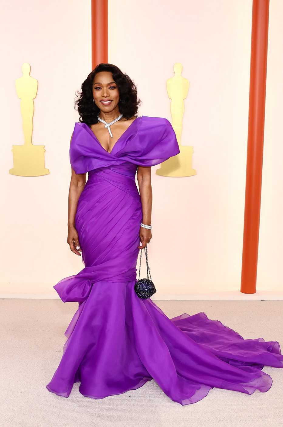  Angela Bassett attends the 95th Annual Academy Awards on March 12, 2023 in Hollywood, California. 