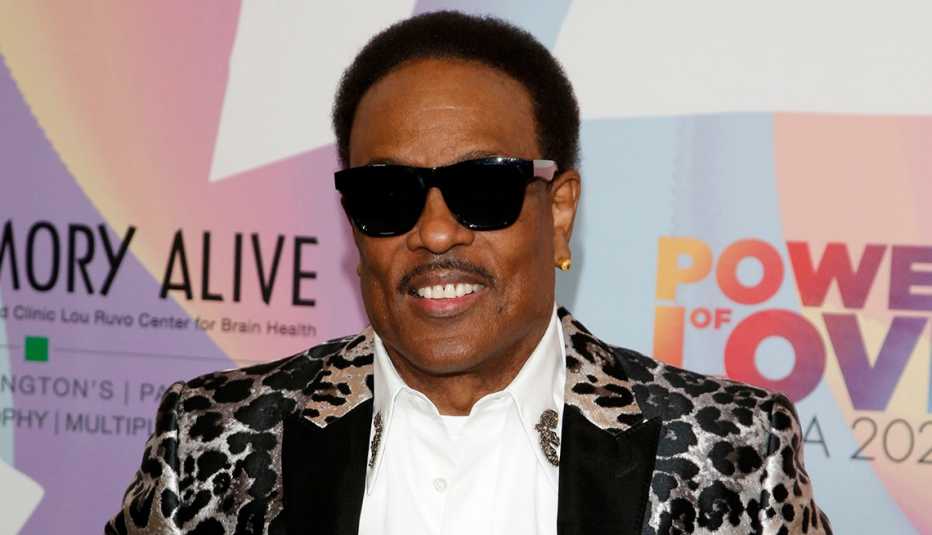 Charlie Wilson wearing sunglasses at the 25th annual Keep Memory Alive Power of Love Gala benefit