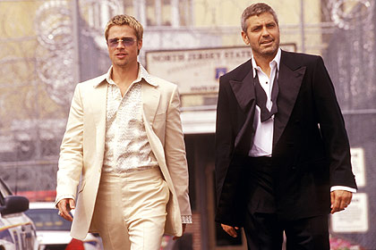 OCEANS ELEVEN, from left: Brad Pitt, George Clooney, 2001