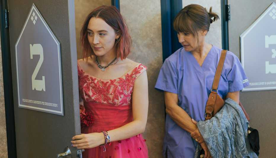 Saoirse Ronan and Laurie Metcalf in 'Lady Bird'