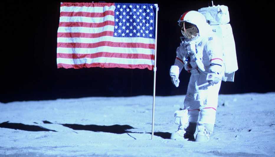 Space Suits Designed And Built By Chris Gilman Were Used In The Hbo Miniseries From The Earth To The Moon.