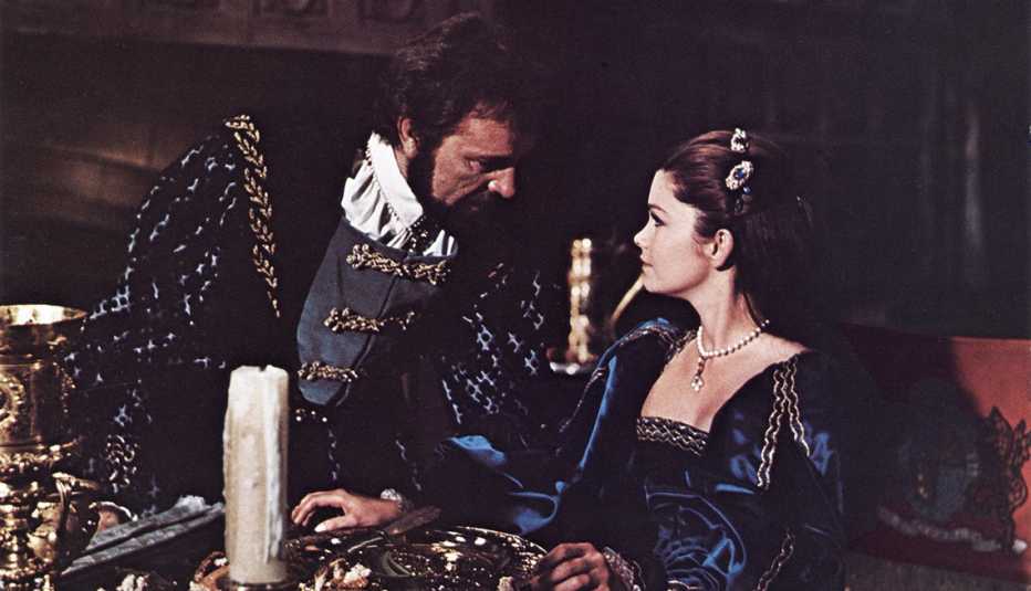 Richard Burton and Genevieve Bujold in a scene from the film Anne of the Thousand Days
