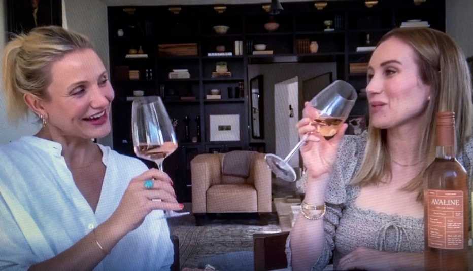 Cameron Diaz and Katherine Power drinking wine