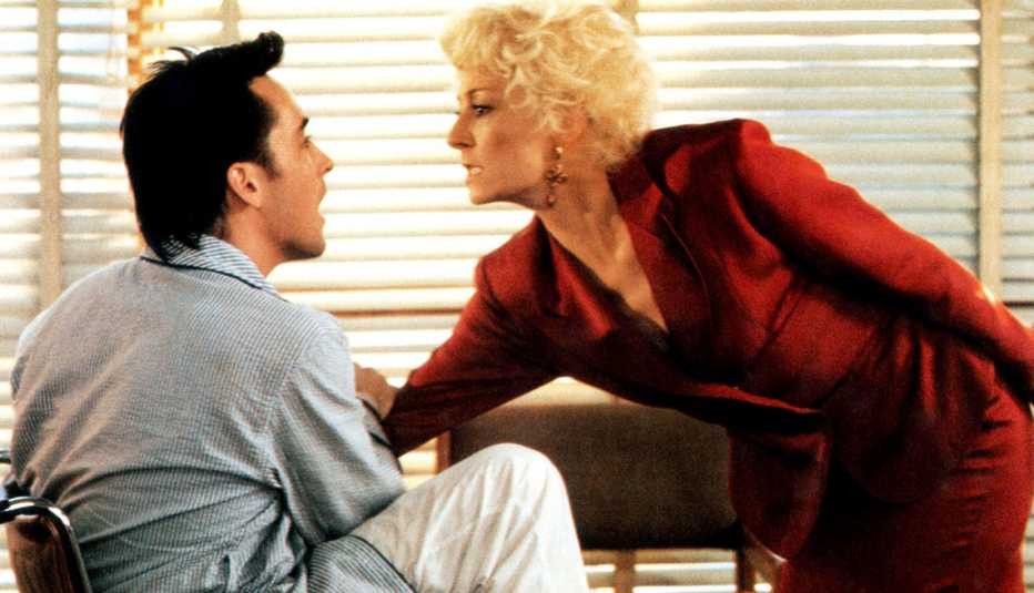 John Cusack and Anjelica Huston star in the film The Grifters