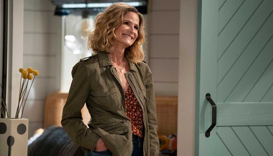 Kyra Sedgwick stars as Jean Raines in the TV sitcom Call Your Mother