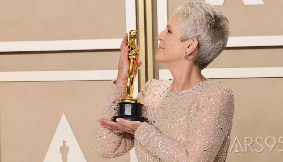Jamie Lee Curtis,  winner of Best Actress in a Supporting Roll award for ‘Everything Everywhere All at Once’ poses in the press room during the 95th Annual Academy Awards at Ovation Hollywood on March 12, 2023 in Hollywood, California.