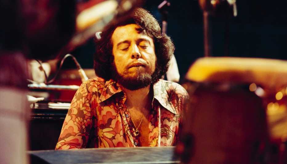 Sergio Mendes performs on stage circa 1970.
