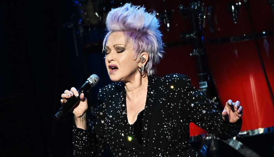 Cyndi Lauper singing at the 2023 Library of Congress Gershwin Prize for American Song concert honoring Joni Mitchell