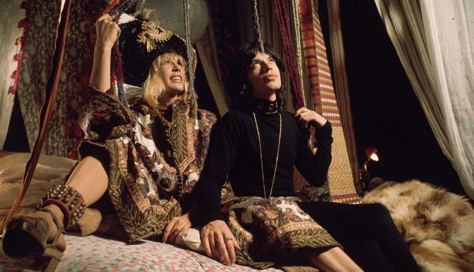 anita pallenberg and mick jagger in a film still from the movie called performance