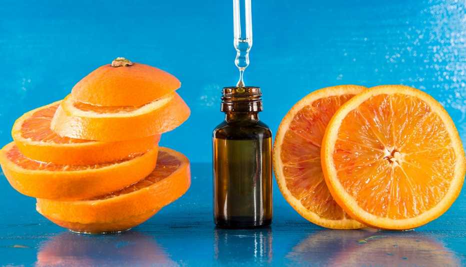 Vitamin C serum tightens and brightens only as a topical