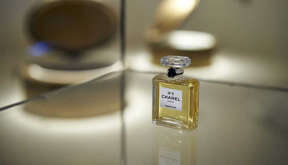 Chanel No. 5 Eau de Perfume by Chanel