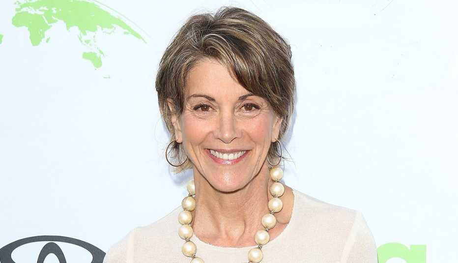 Wendie Malick short multi-color gray and brown hair gets a boost from highlights and lowlights