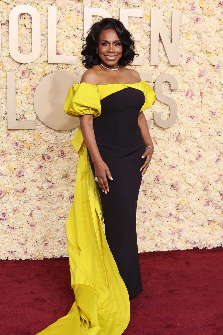 Sheryl Lee Ralph on the red carpet at the 81st annual Golden Globe Awards