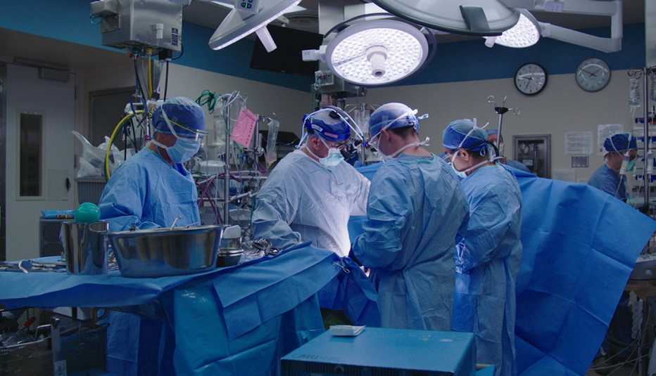 Doctors perform surgery at the Mayo Clinic