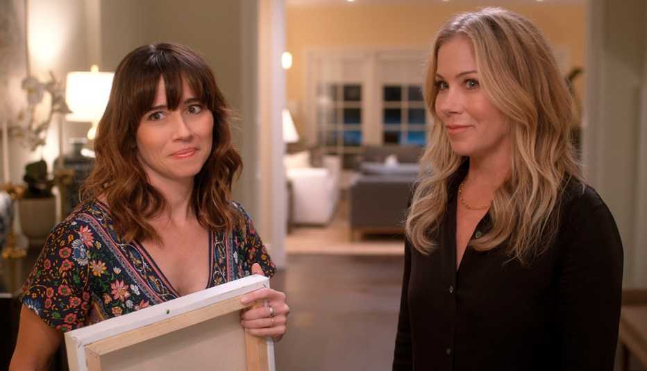 Linda Cardellini stars as Judy Hale and Christina Applegate as Jen Harding in the Netflix show Dead to Me