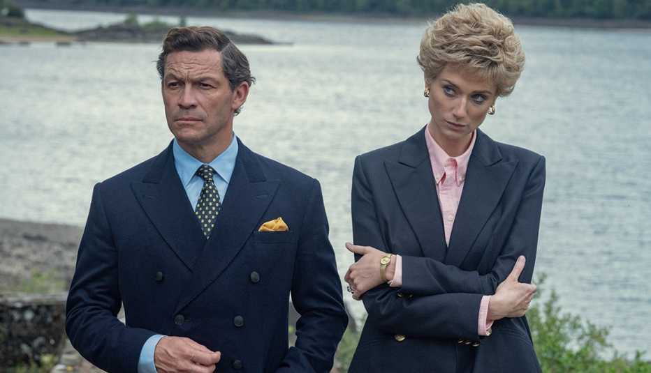 Dominic West and Elizabeth Debicki in a scene from Season 5 of The Crown