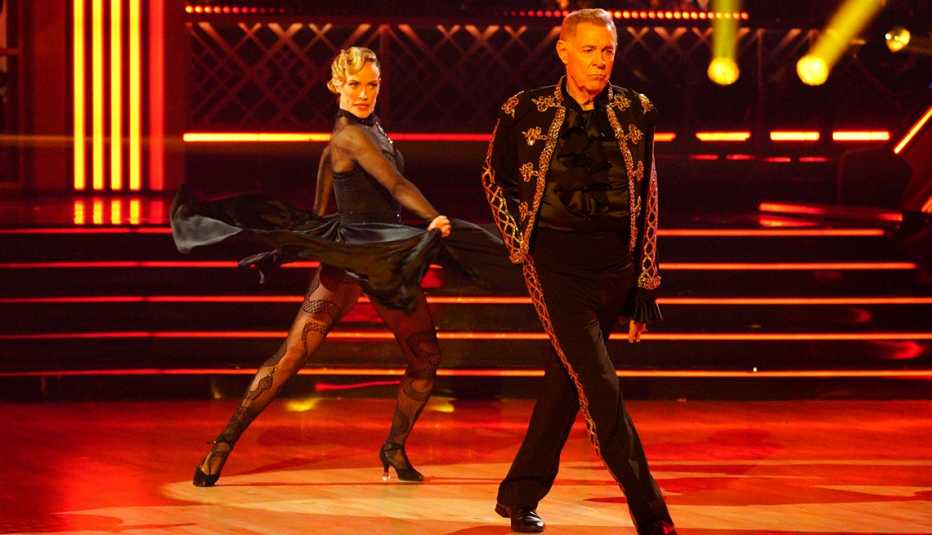 brady bunch star barry williams and peta murgatroyd compete on dancing with the stars