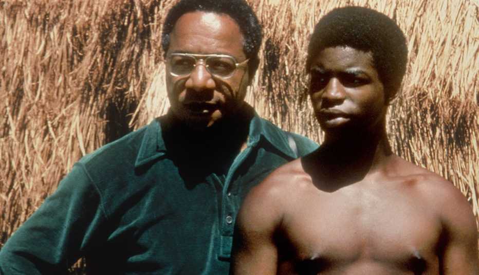 alex haley left and levar burton right in the nineteen seventy seven show roots