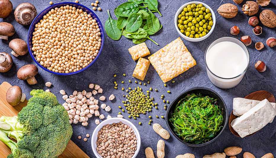 top view of foods high in vitamin B