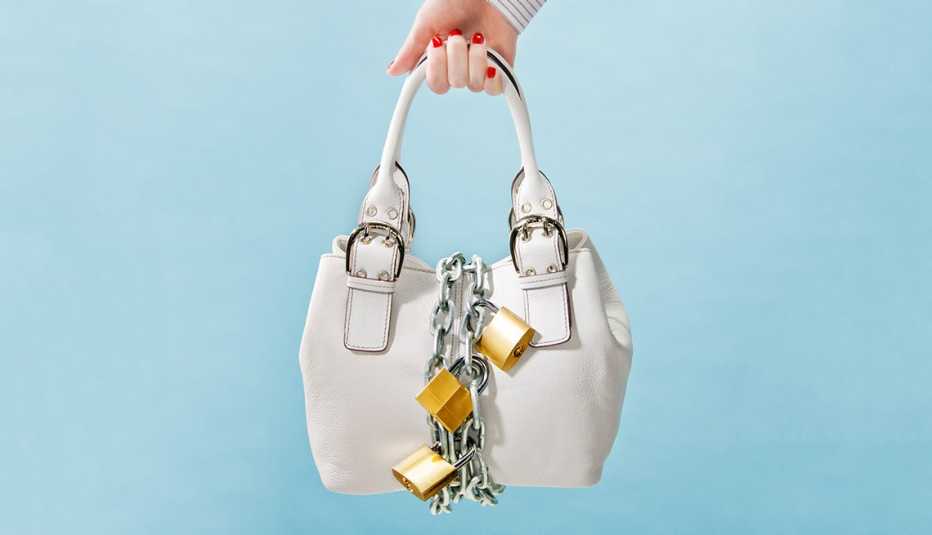 How to Keep Your Purse Safe, Secure 