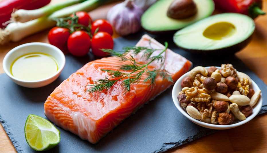 Mediterranean Diet of Fish, Nuts and Oil