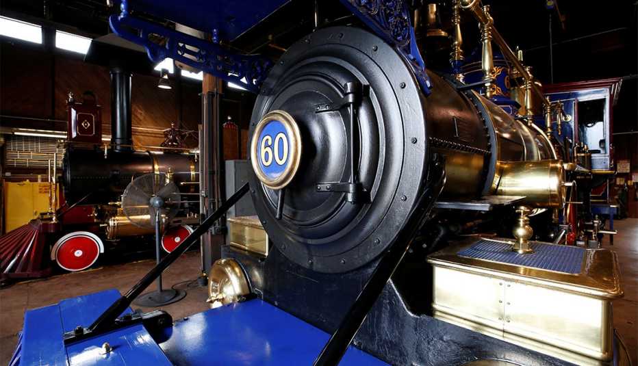 Replicas of the historic Jupiter and Number 119 steam engines 